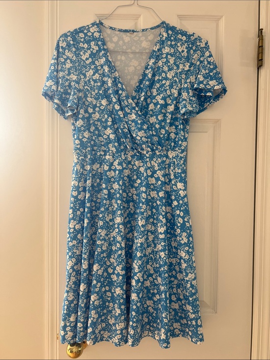 Dresses & Skirts - Blue Floral Wrap Midi Dress with Short Sleeves